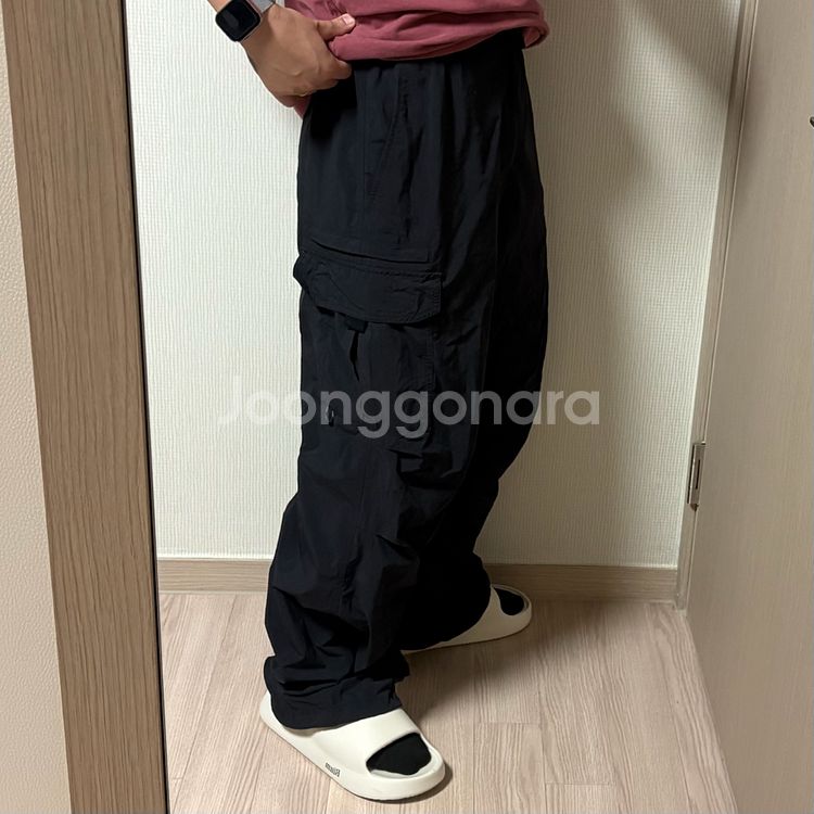 정품 뉴발란스 나일론 파라슈트 와이드팬츠 블랙 카고바지--1