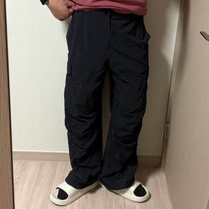 정품 뉴발란스 나일론 파라슈트 와이드팬츠 블랙 카고바지