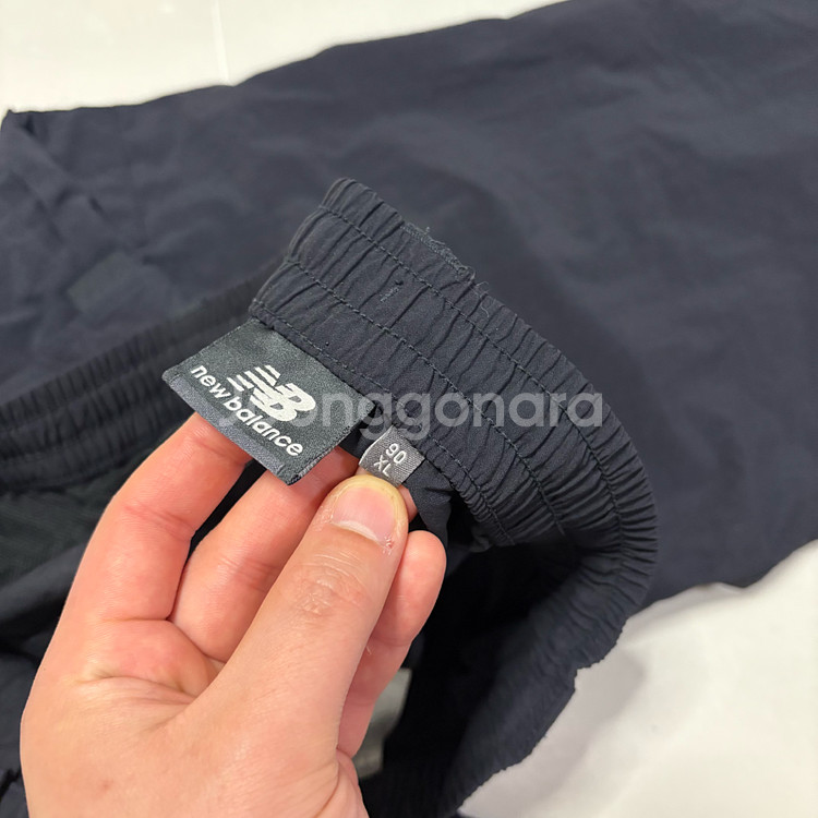 정품 뉴발란스 나일론 파라슈트 와이드팬츠 블랙 카고바지--8