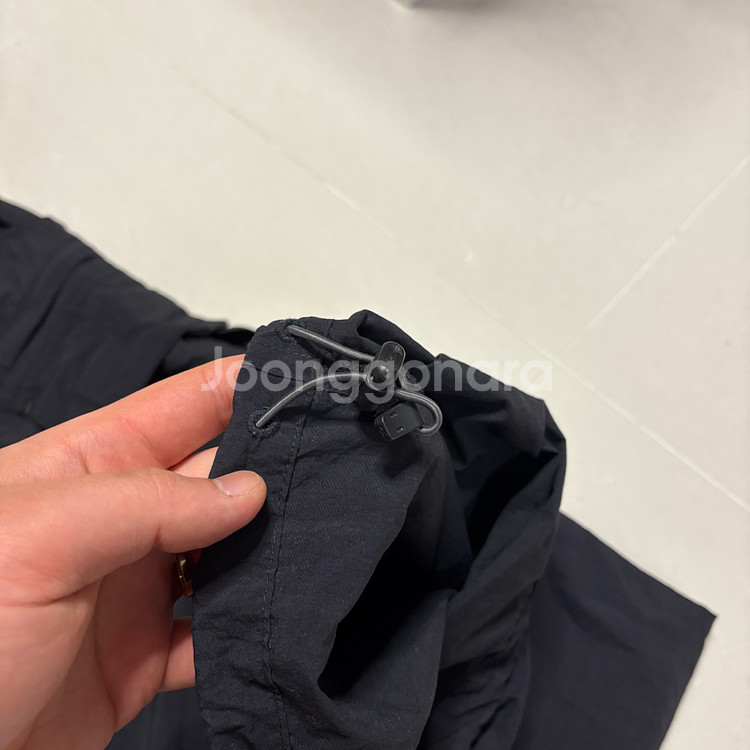 정품 뉴발란스 나일론 파라슈트 와이드팬츠 블랙 카고바지--5