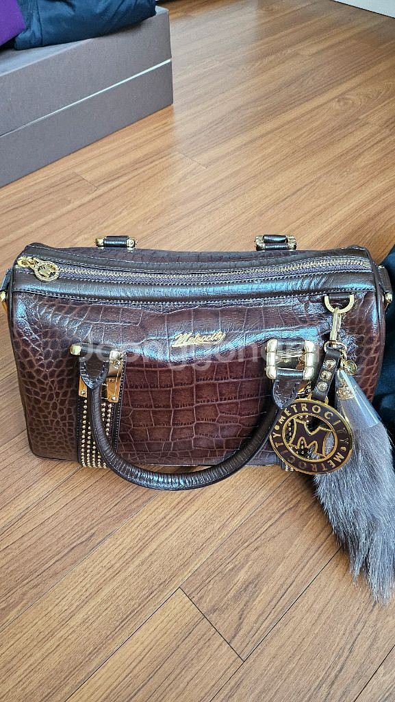 메트로시티 브라운 가죽 토트백이에요--0