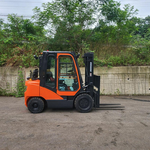 중고지게차 두산 D30S-7 디젤 3톤 지게차