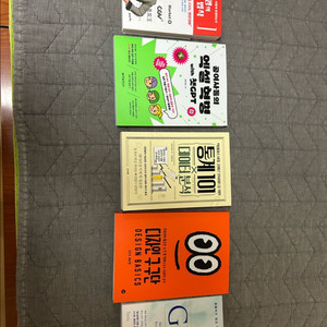새책 5권 팝니다 개당 12000원