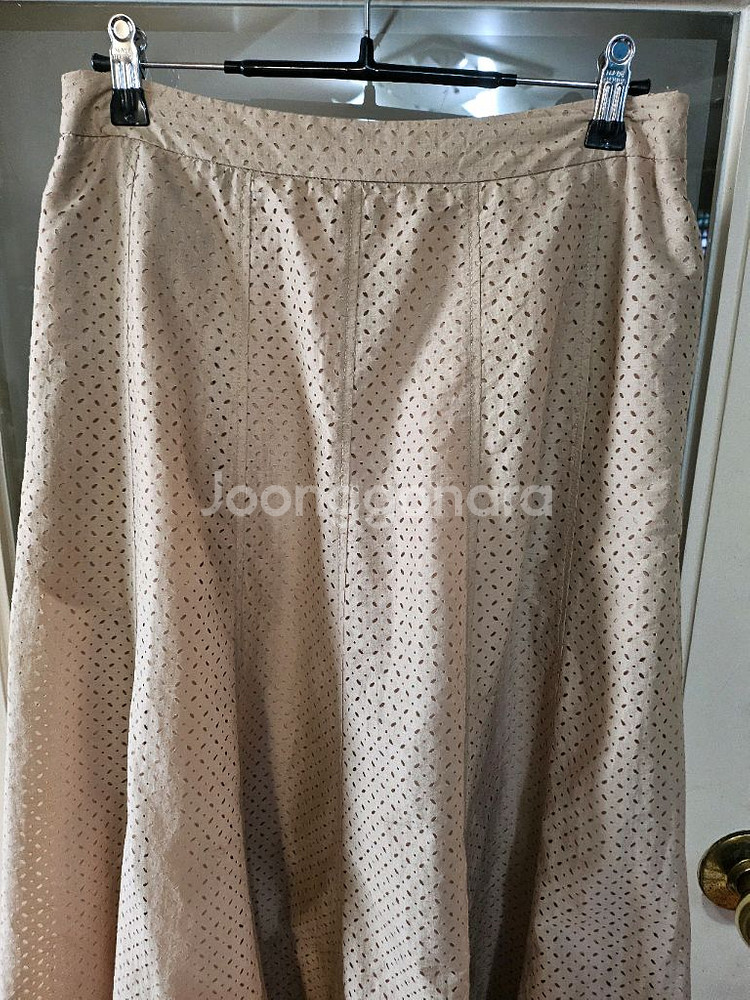 DKNY 백밴딩 펀칭 롱스커트 S--1