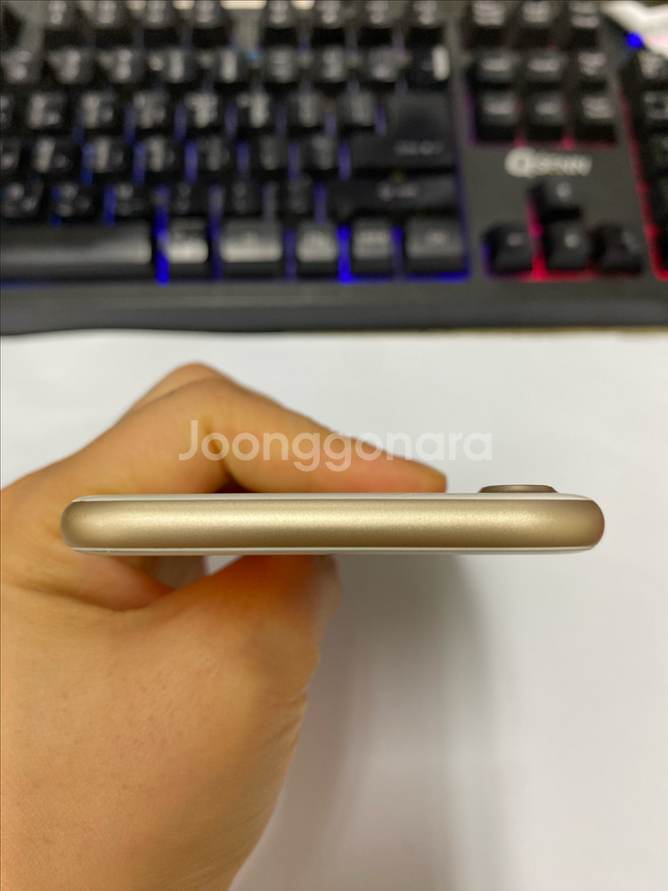 아이폰7 골드 A급 32GB 배터리98% 카메라무음--3