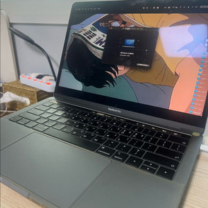 맥북프로2018 터치바 13인치 i5 8gb/256gb