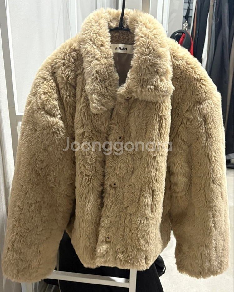 택포) 에이프란 리얼퍼같은 퍼자켓 아이보리색상--1