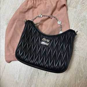 미우미우 마테라쎄 크리스탈 숄더백