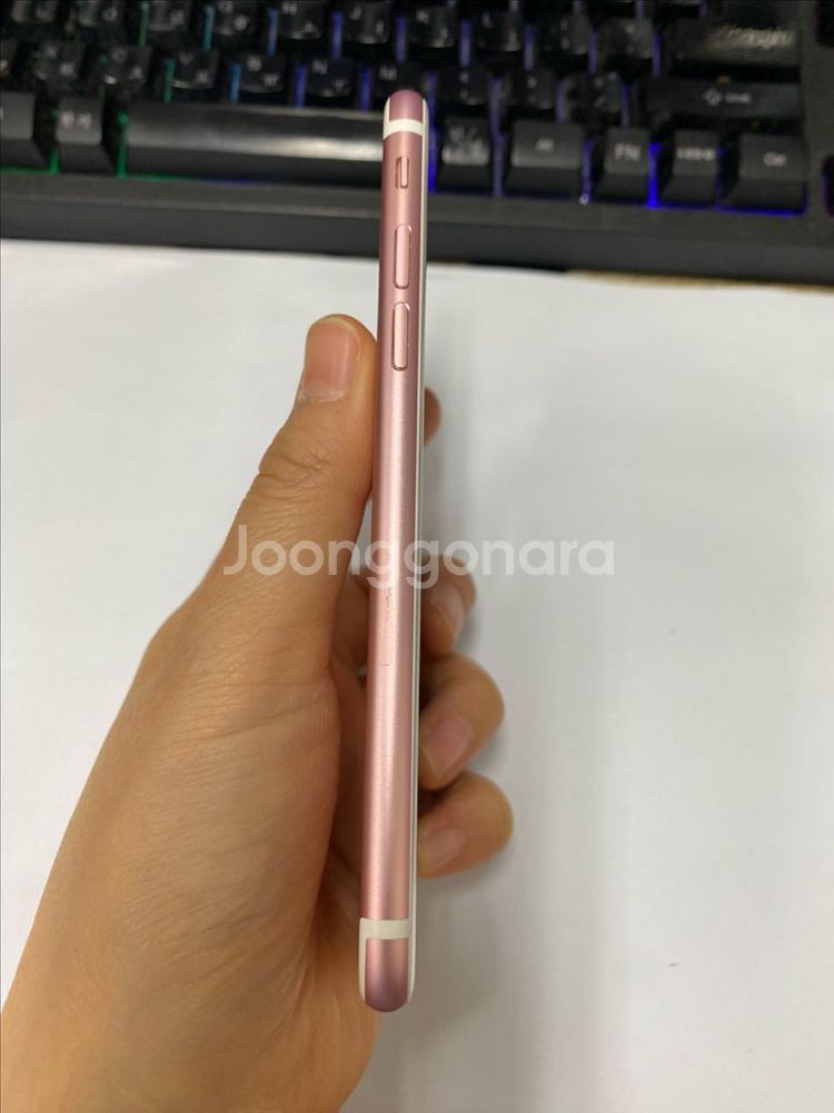 아이폰7 로즈골드 A급 32GB 배터리92% 무음--4
