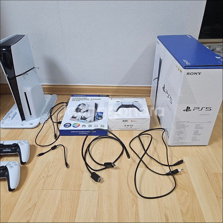 플레이스테이션5 슬림 디스크에디션 + 추가 듀얼센스 등--4