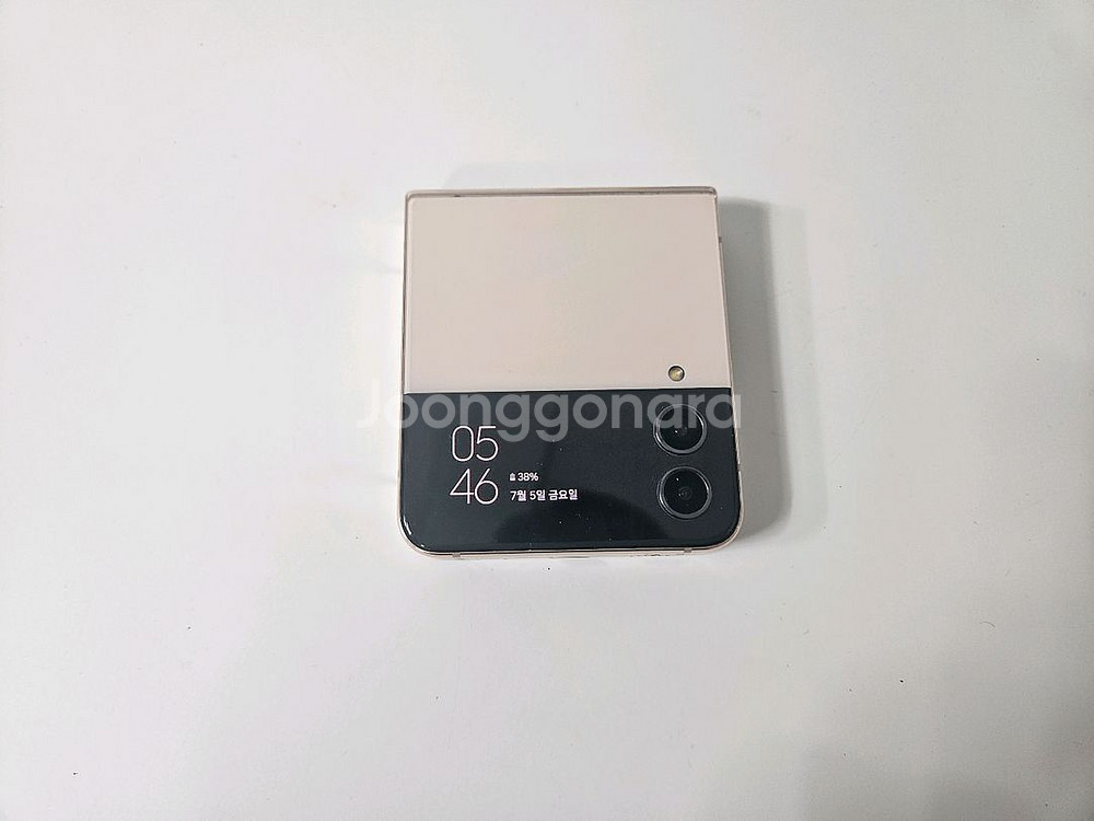 z플립4 골드 256G 외관은 s급--0