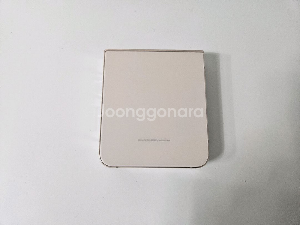 z플립4 골드 256G 외관은 s급--7