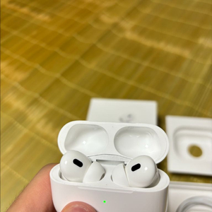 에어팟 프로 2세대 USB-C 풀박스 판매합니다.