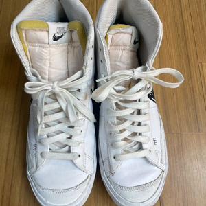 나이키 블레이저 미드 77 스케치 흰검 CW7580-1