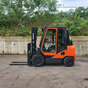 중고지게차 두산 D30S-7 디젤 3톤지게차(통타이어
