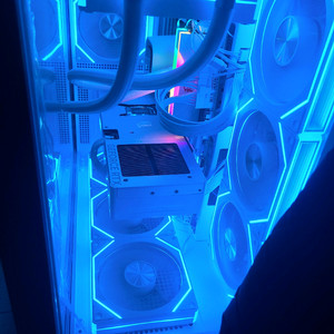 9800x3d rtx5080 컴퓨터 급처 네고없음.