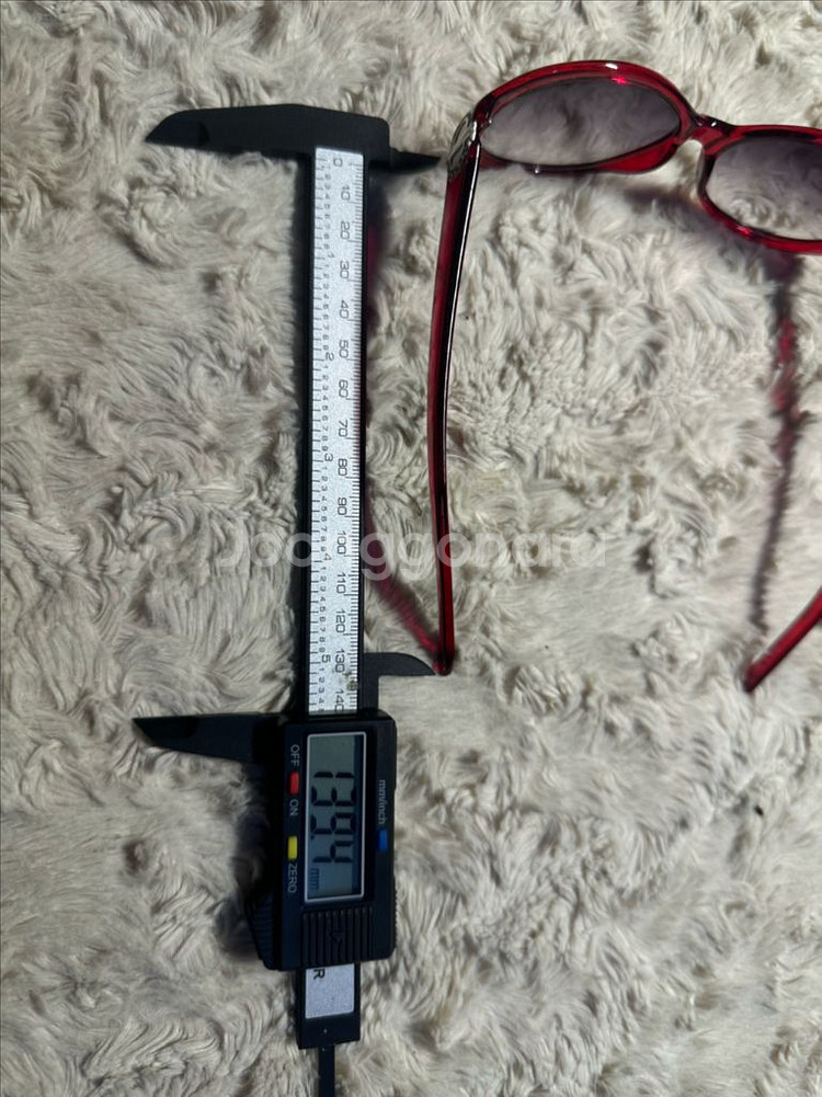 아놀드 파마 빈티지 선글라스 (레드)판매합니다--8