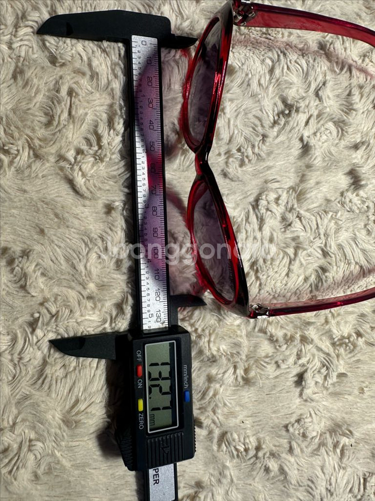 아놀드 파마 빈티지 선글라스 (레드)판매합니다--7