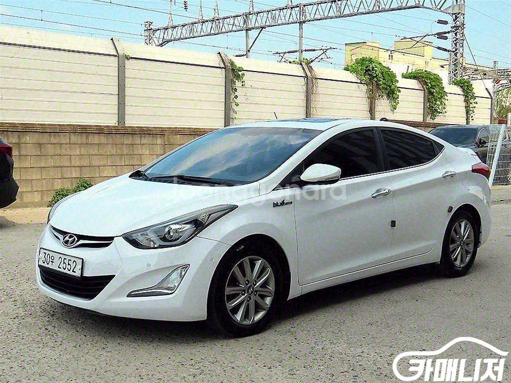 [현대]더 뉴 아반떼 1.6 VGT 프리미엄 (5인승)--2