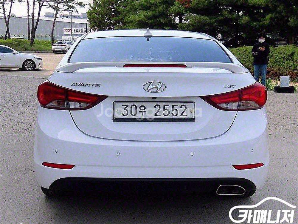 [현대]더 뉴 아반떼 1.6 VGT 프리미엄 (5인승)--8