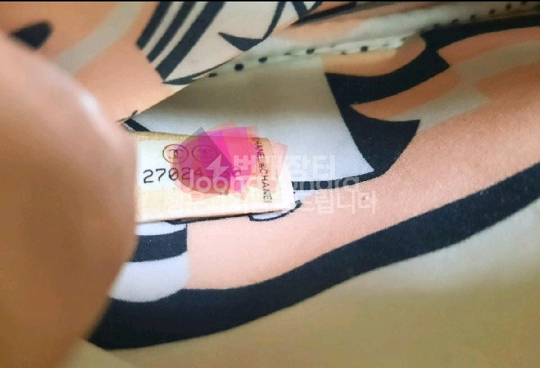 샤넬 미니파우치 골드메탈 정품--1