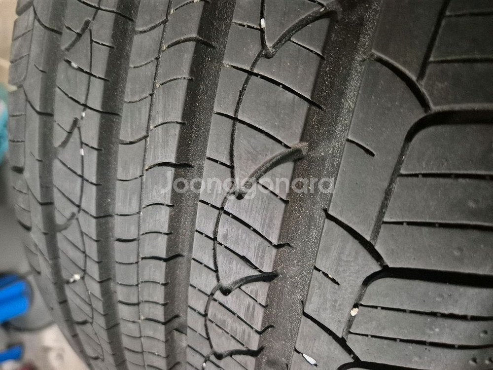 중고 A급 넥센 AH8 235 45R 18 2개!!--1