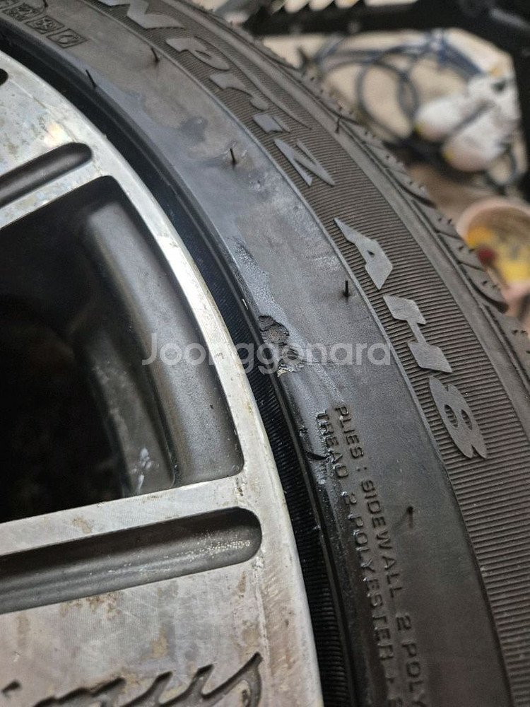 중고 A급 넥센 AH8 235 45R 18 2개!!--6