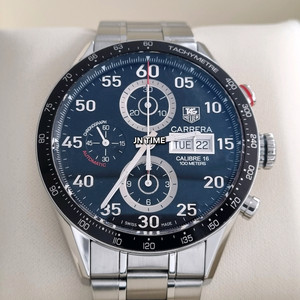 태그호이어 까레라 칼리버16 데이데이트 43mm