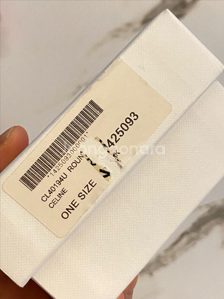 셀린느 선글라스 트리옹프 01 블랙--4