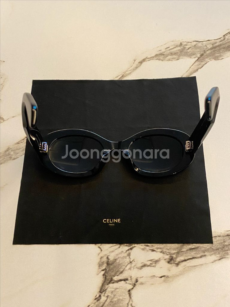 셀린느 선글라스 트리옹프 01 블랙--3