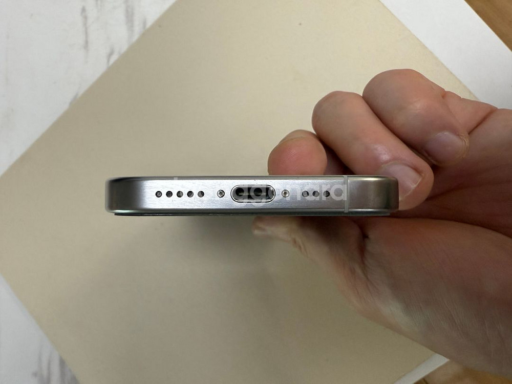 아이폰 15pro 128g 화이트 s급 판매합니다.--1