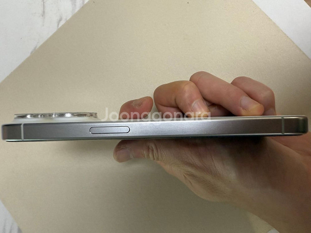 아이폰 15pro 128g 화이트 s급 판매합니다.--3