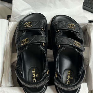 샤넬 벨크로샌들 39 새상품 비브람밑창 백화점 풀박