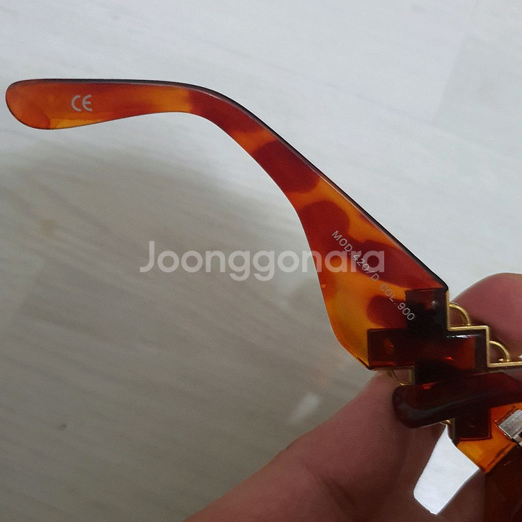 정품 지아니 베르사체 선글라스 MOD.420/D--6