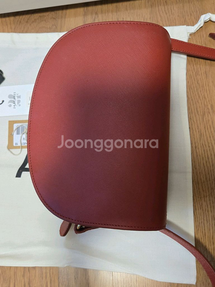 아페쎄 그레이스 사피아노 스몰 팝니다.--3