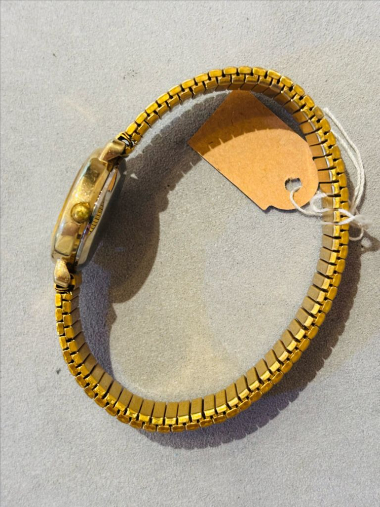 오리엔트 여성용 쿼츠 시계--1