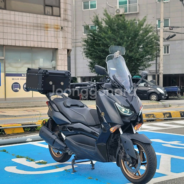 23년식 xmax300 깔끔한차량 판매합니다--0