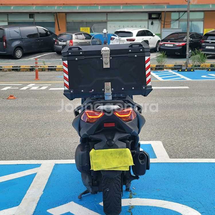 23년식 xmax300 깔끔한차량 판매합니다--6