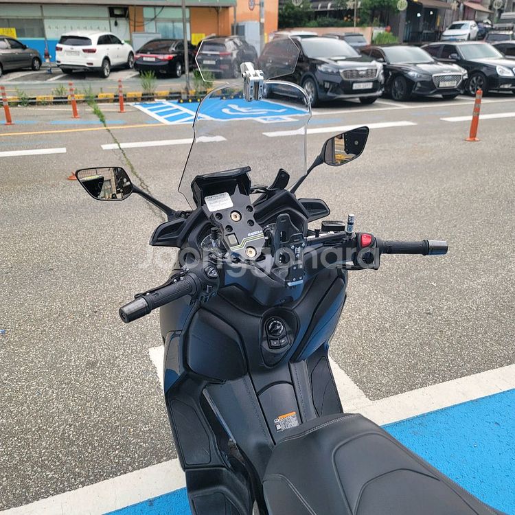 23년식 xmax300 깔끔한차량 판매합니다--8
