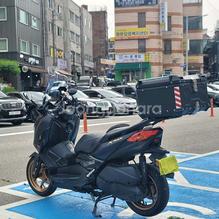 23년식 xmax300 깔끔한차량 판매합니다--7