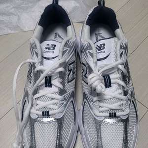 뉴발란스 MR530 SG 실버화이트 270mm 새제품