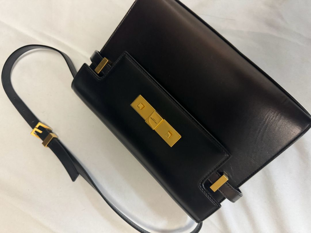 YSL 생로랑 맨하탄 스몰 블랙 가방 이미지