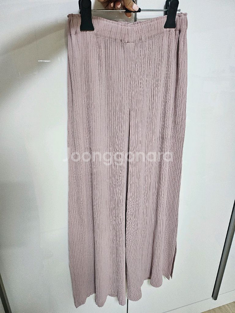 이세이미야케 해칭팬츠 라이트핑크--1