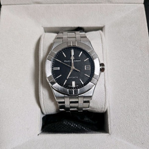 모리스 라크로와 아이콘 39mm 검판