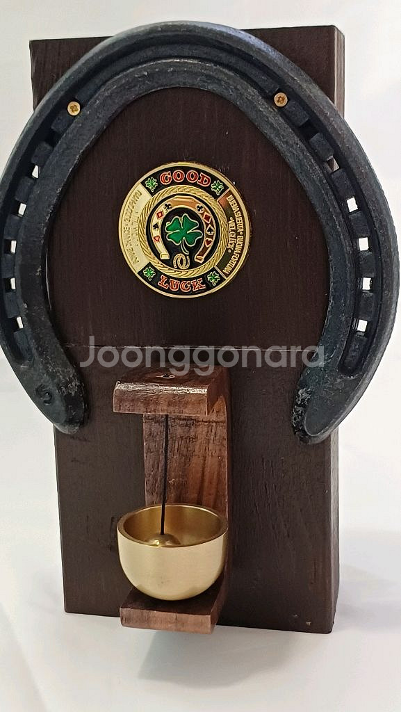 행운의 편자 & 금속 코인 문종 세트 나무 받침대 장--6