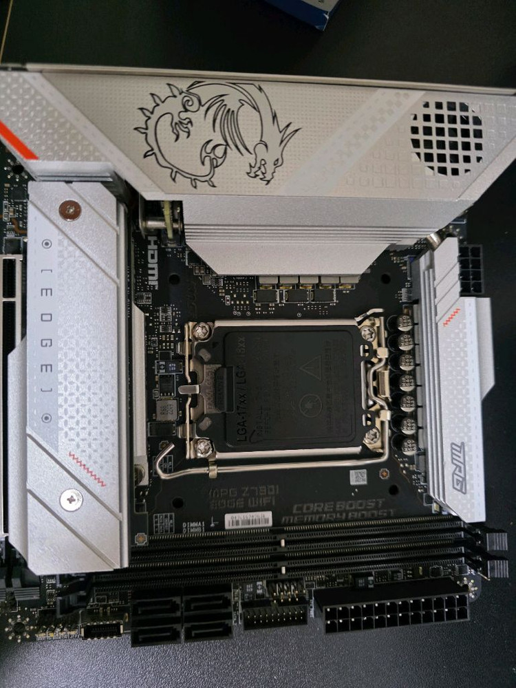 MSI Z790I EDGE ITX 메인보드--1