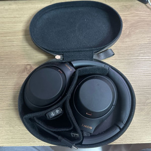 소니 WH-1000XM4