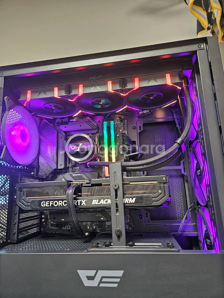 14900K, 4080 super 본체 (5080 가능--0