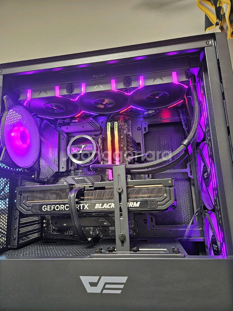 14900K, 4080 super 본체 (5080 가능--1