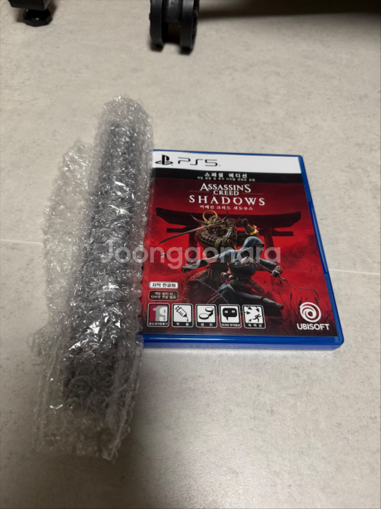 ps5어쌔신크리드 섀도우즈 + 특전 부채--0
